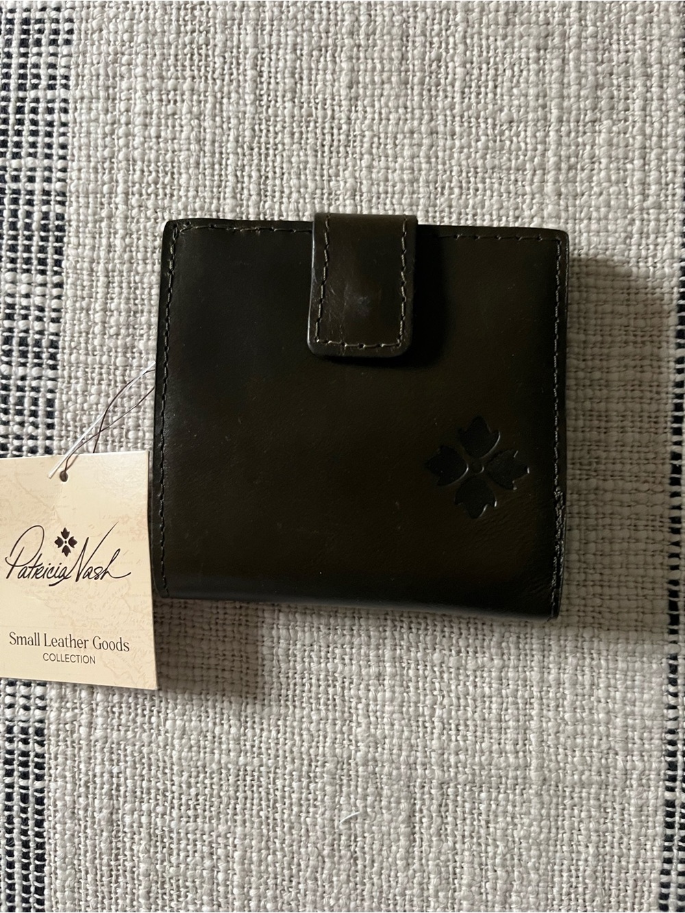 Patricia Nash astra Dark olive Leather Snap Bifold Wallet NWT